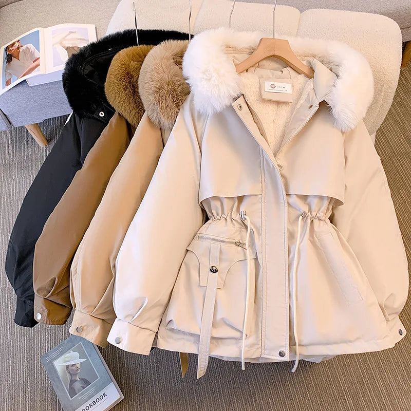 Casaco Feminino com Capuz Forrado a Polar Parka Acolchoada