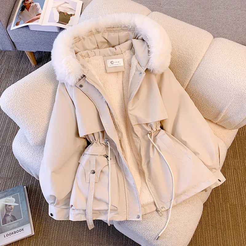 Casaco Feminino com Capuz Forrado a Polar Parka Acolchoada
