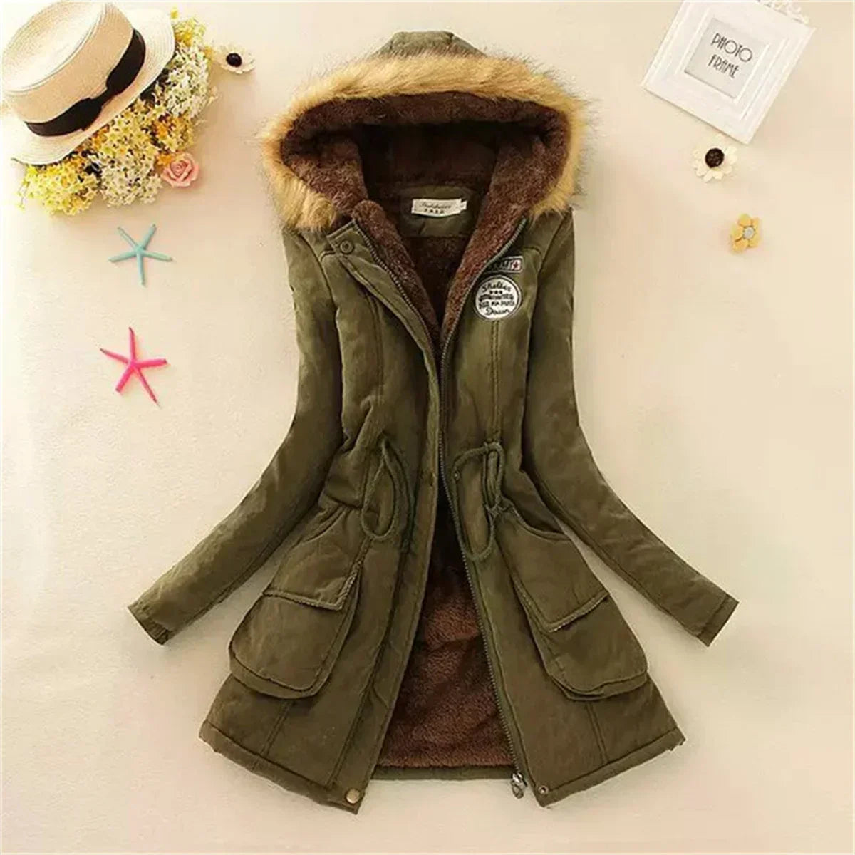 Casaco Feminino com Capuz Forrado a Polar Parka Acolchoada