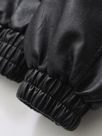 Casaco Feminino Curto em Faux Leather com Toque Vintage